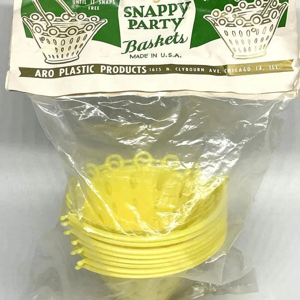Yellow Plastic Party Favor Baskets Baby Wedding Shower Sealed 8 Piece‎ Vintage
